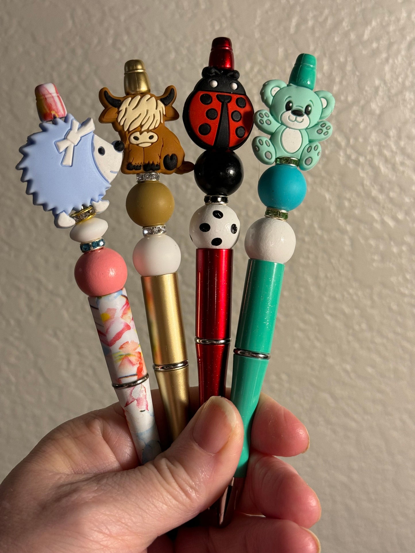 Beaded Animal theme Pen, teacher gift, birthday gift, custom pen, ballpoint pen, bee, cow theme, lion theme, panda theme pen, hippo pen