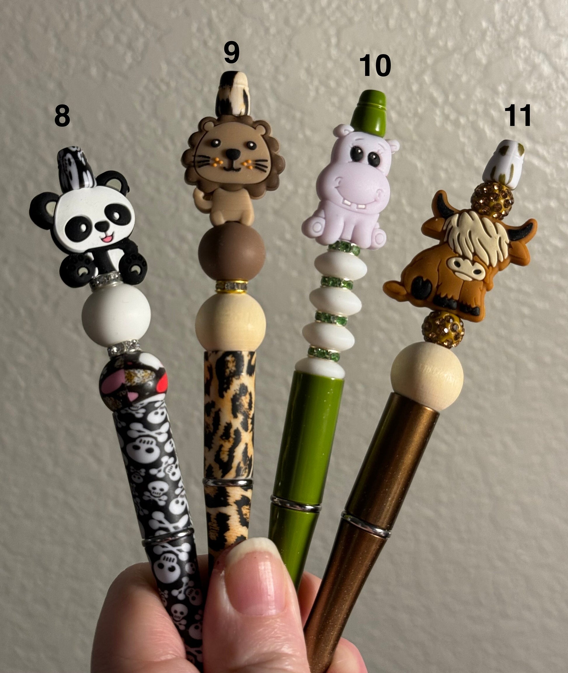 Beaded Animal theme Pen, teacher gift, birthday gift, custom pen, ballpoint pen, bee, cow theme, lion theme, panda theme pen, hippo pen